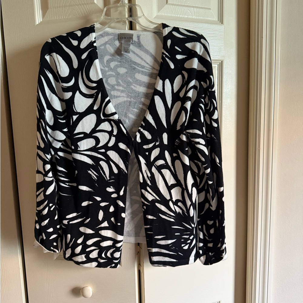 Chico's Monochrome Abstract Knit Top size 1